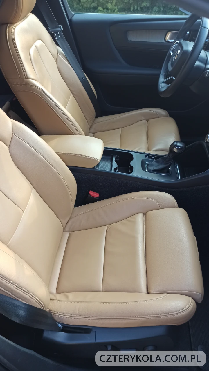 Volvo- XC 40- 2019 