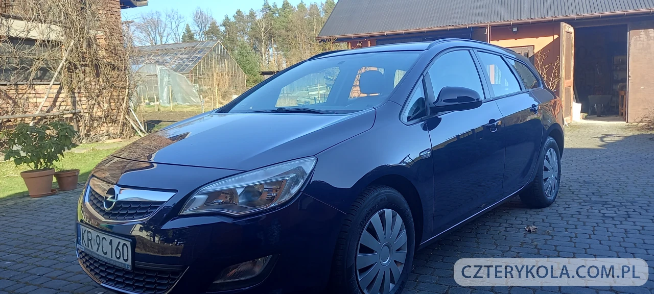 Opel- Astra- 2011 