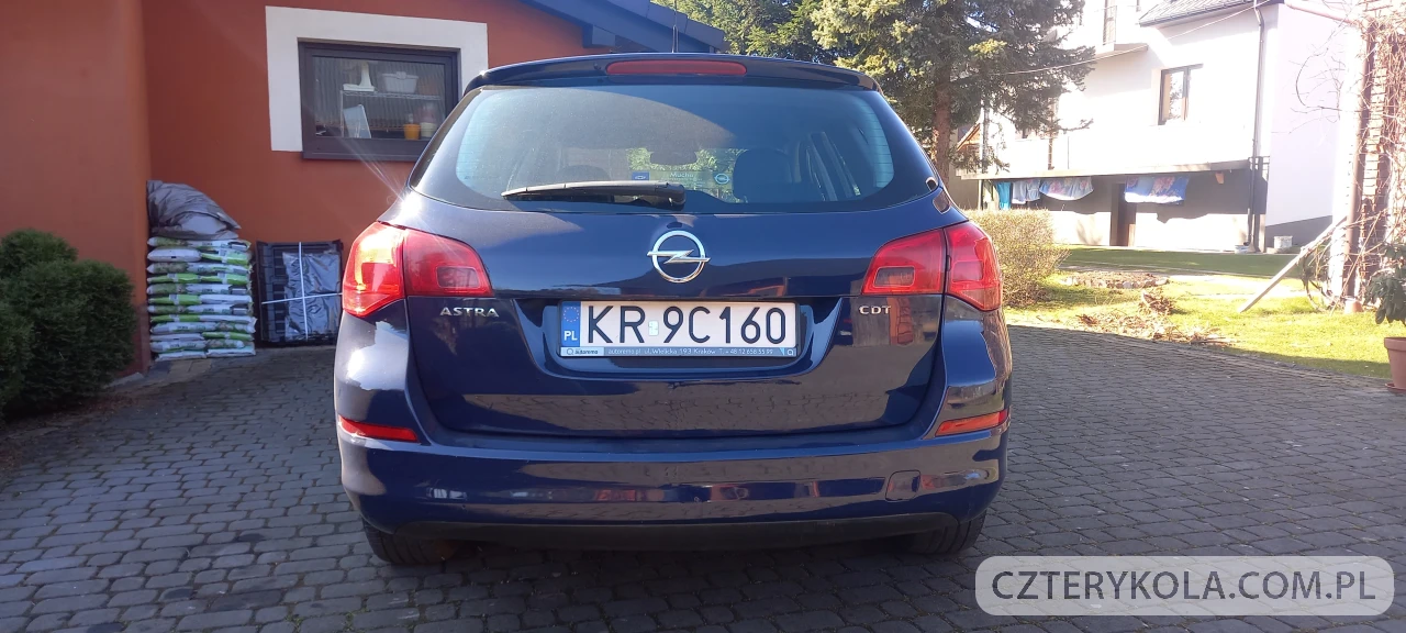 Opel- Astra- 2011 