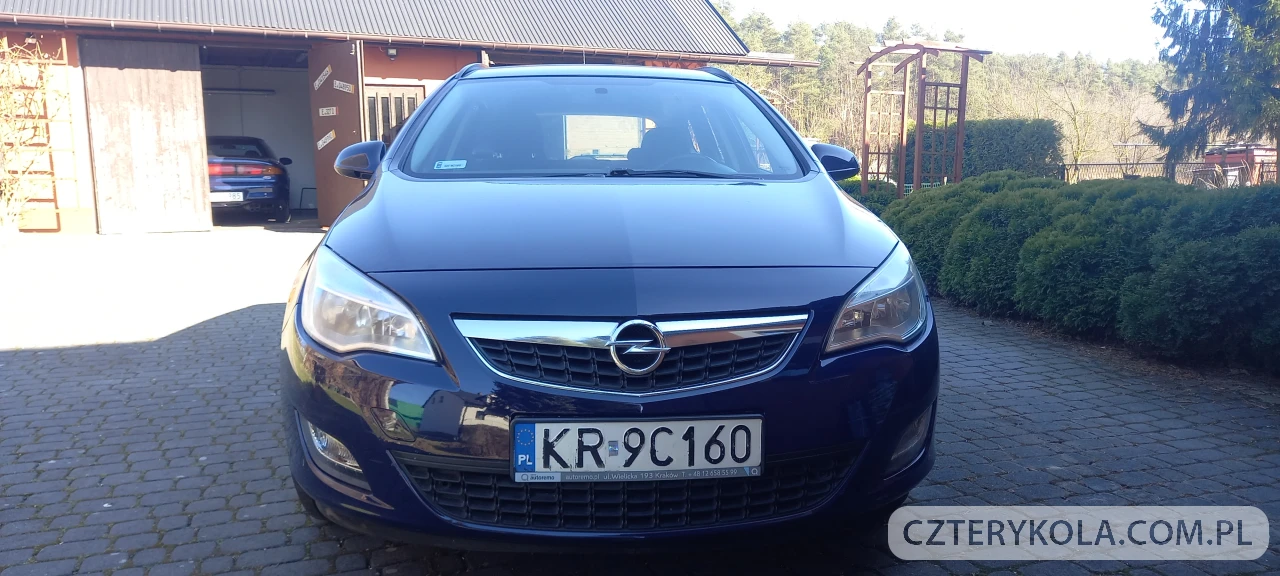 Opel- Astra- 2011 