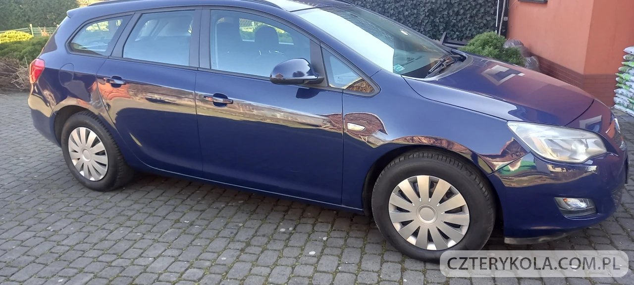 Opel- Astra- 2011 