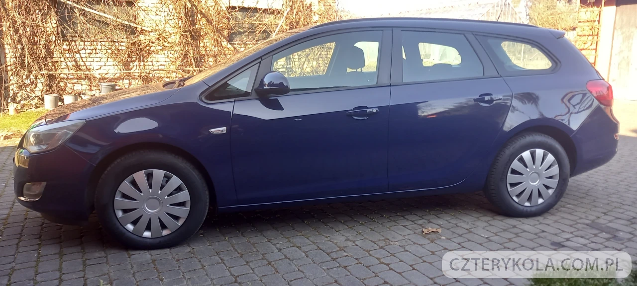 Opel- Astra- 2011 