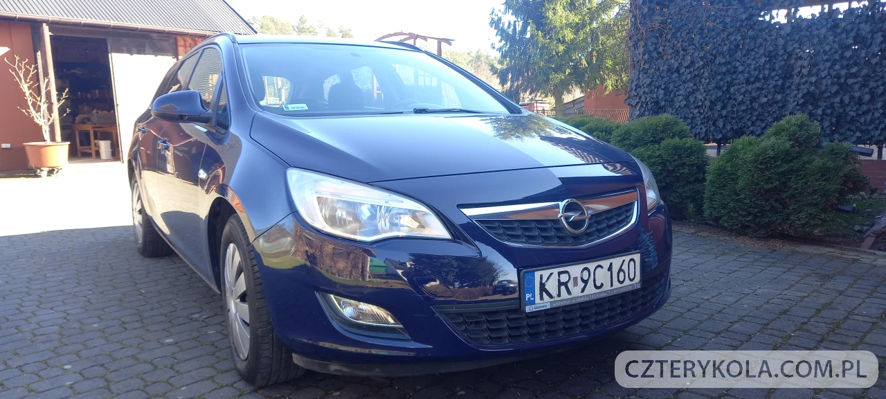Opel- Astra- 2011 