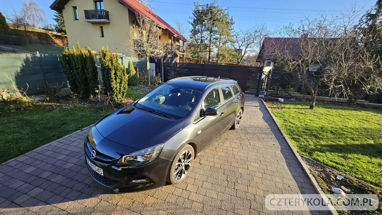 Opel- Astra- 2014 