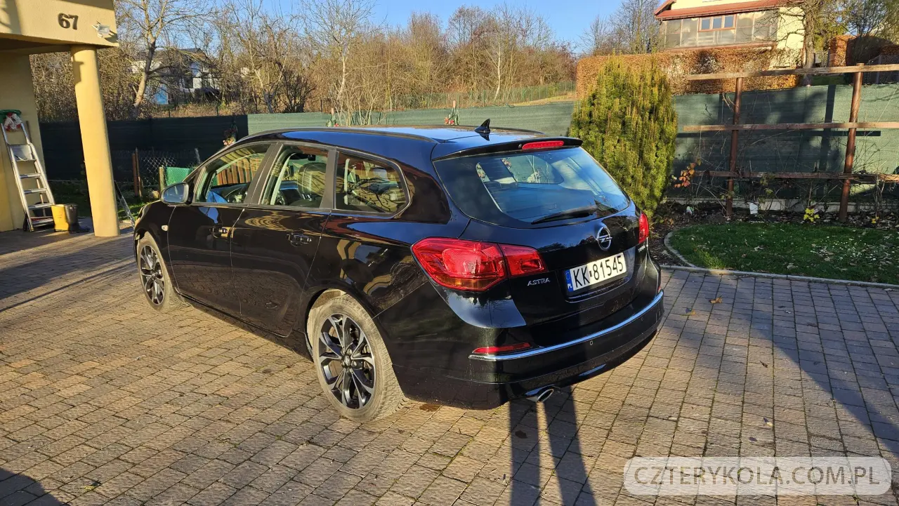 Opel- Astra- 2014 