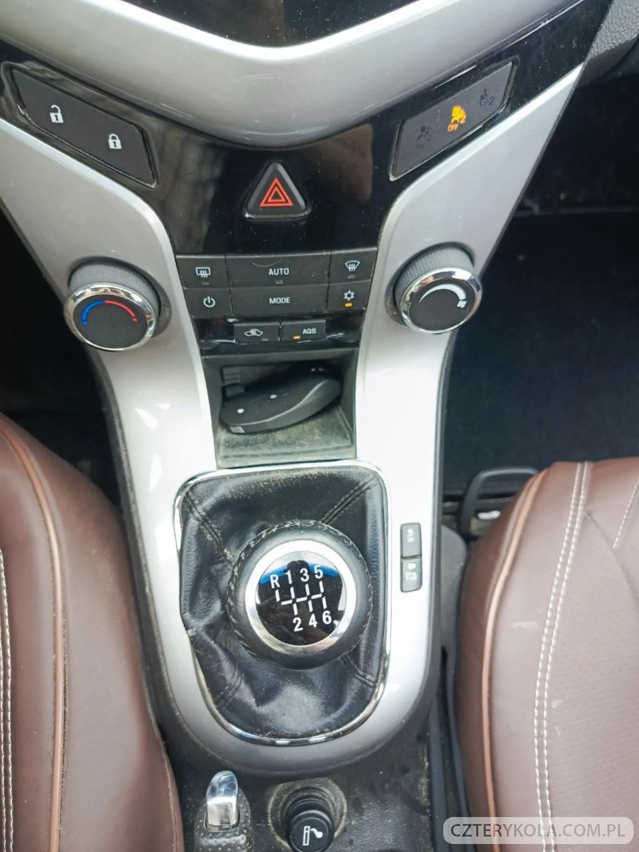 Chevrolet- Cruze- 2013 