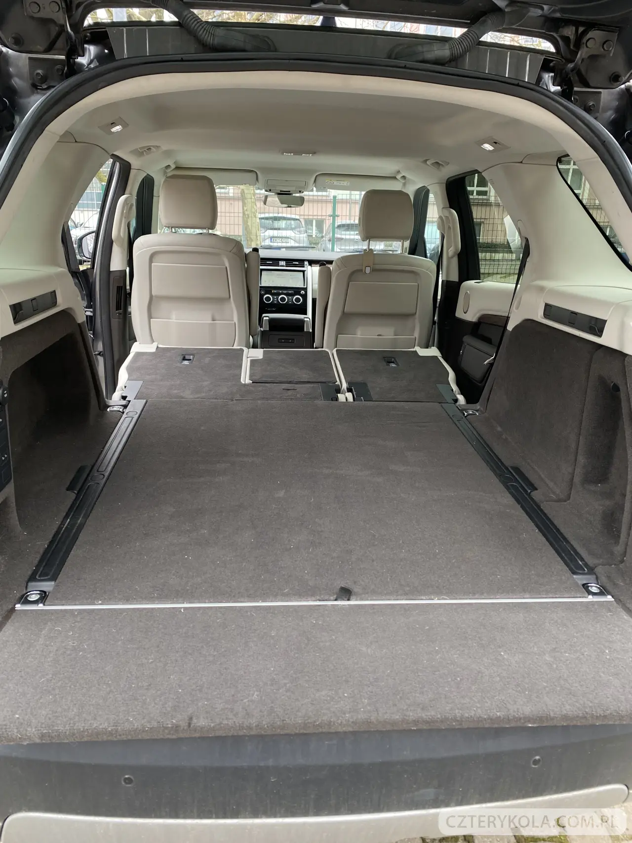 Land Rover- Discovery- 2017 