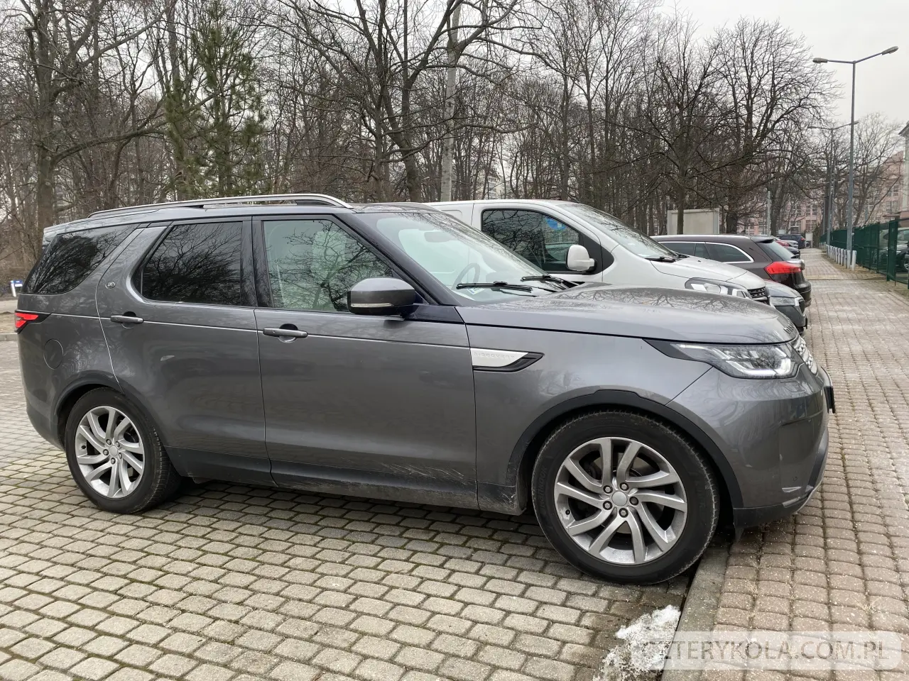 Land Rover- Discovery- 2017 