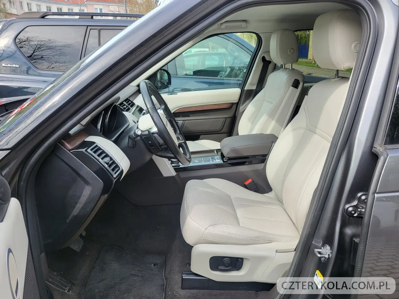 Land Rover- Discovery- 2017 