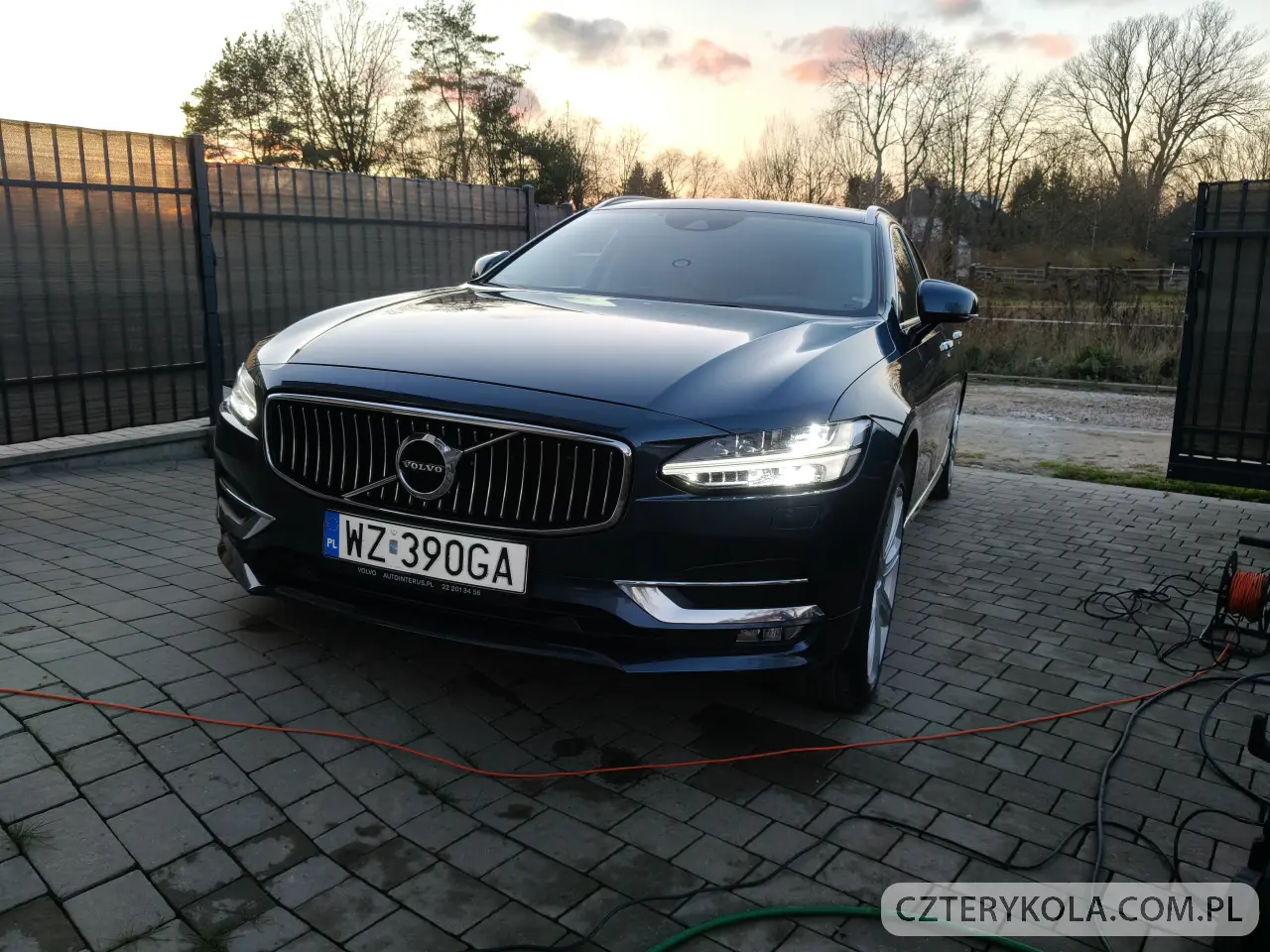 Volvo- V90- 2017 