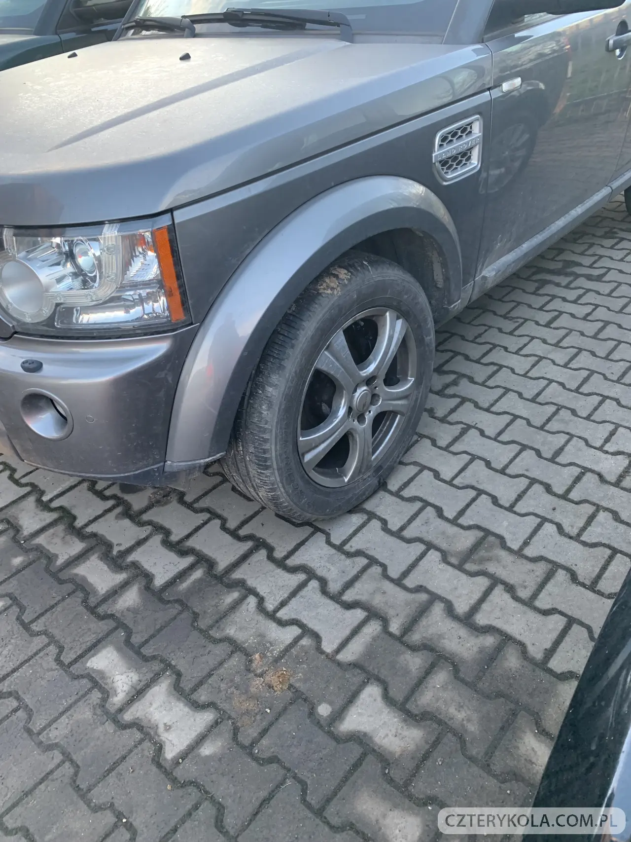 Land Rover- Discovery- 2010 