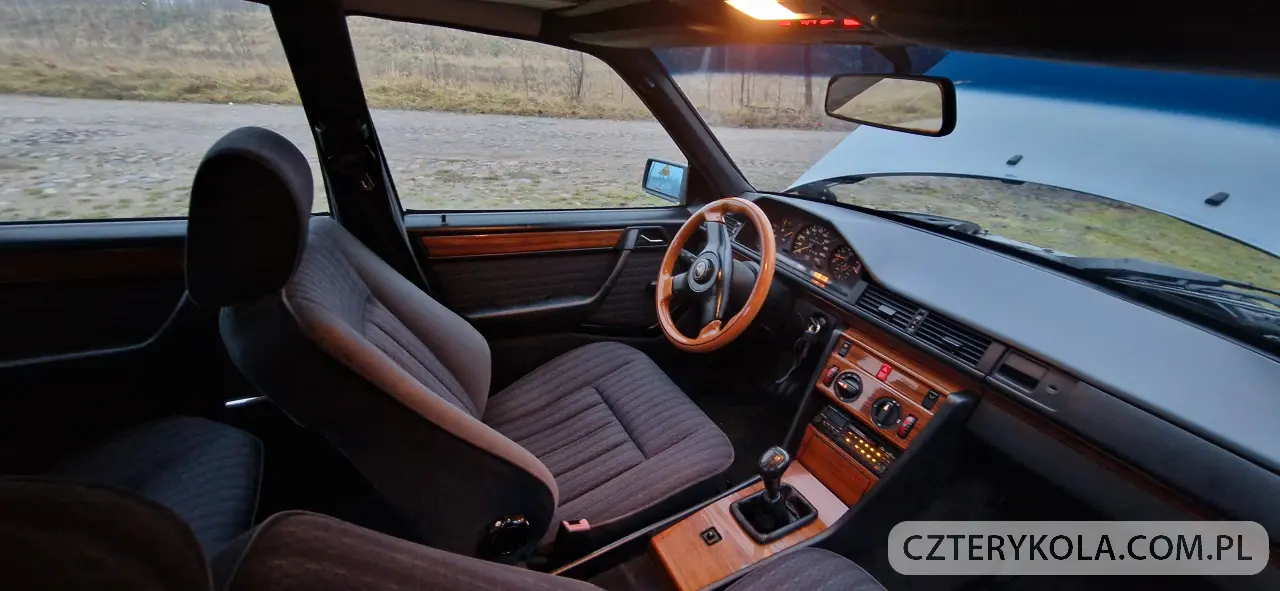 Mercedes-Benz- W124- 1991 