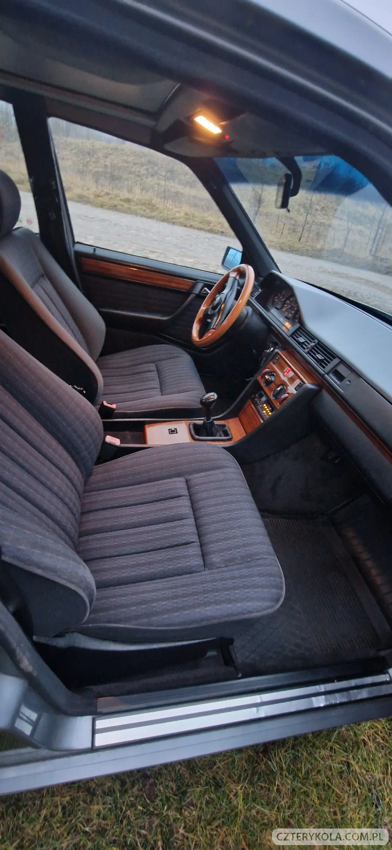 Mercedes-Benz- W124- 1991 