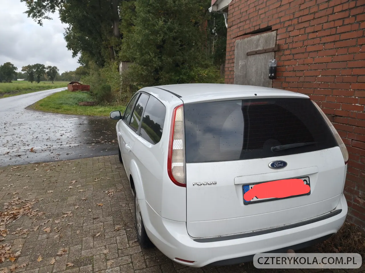 Ford- Focus- 2010 
