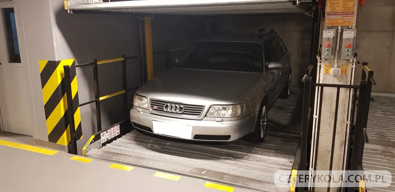 Audi- S6- 1997 