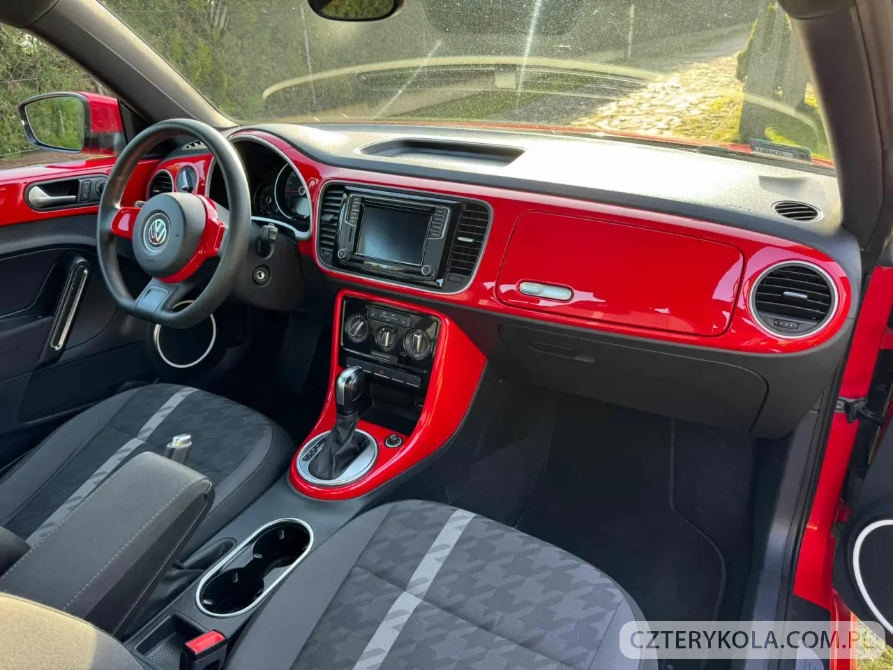 Volkswagen- Beetle- 2017 