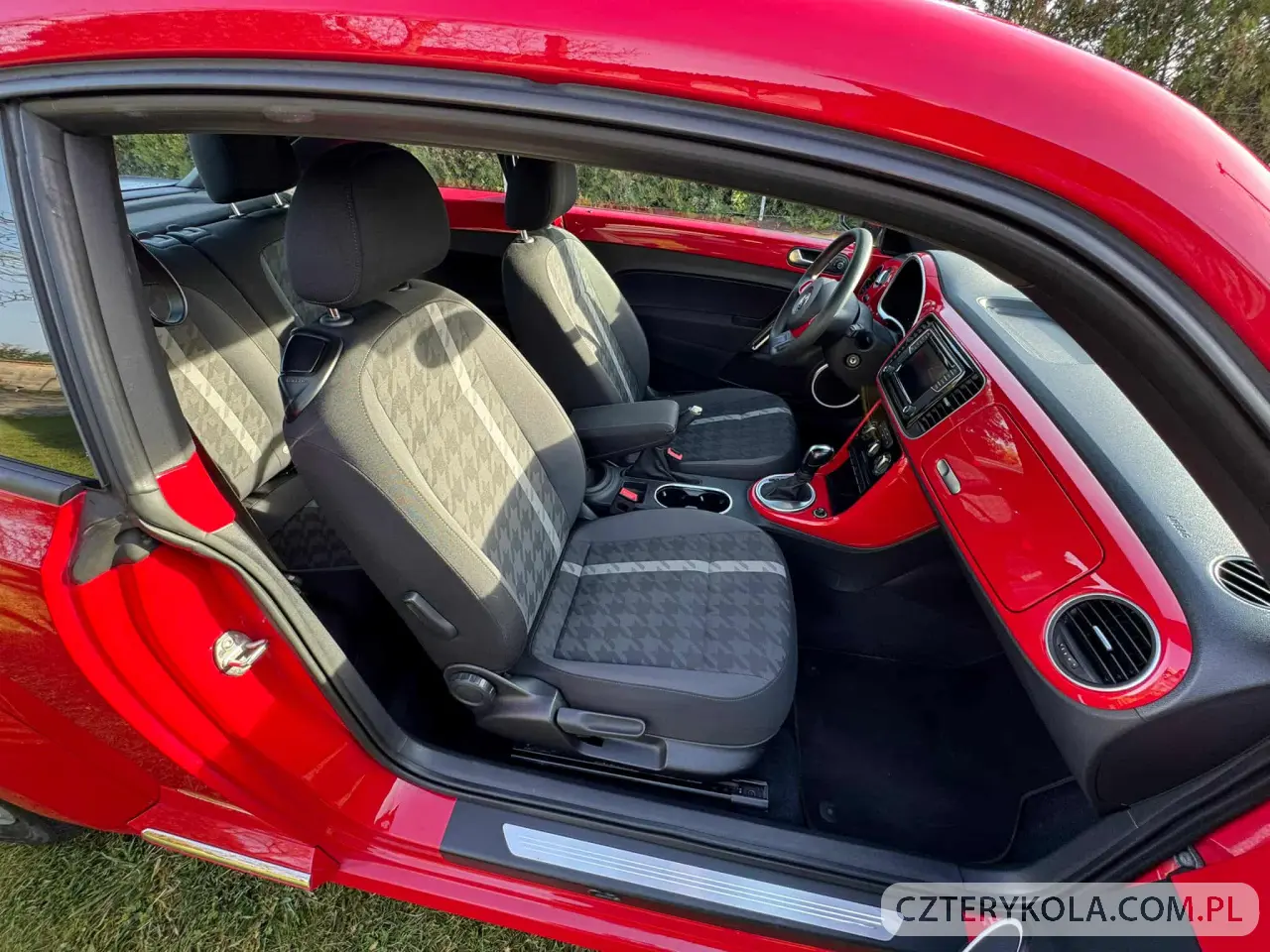 Volkswagen- Beetle- 2017 