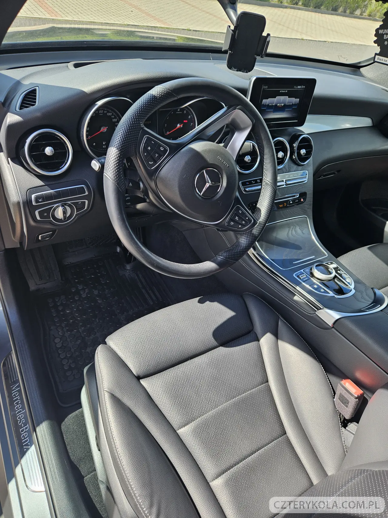Mercedes-Benz- GLC- 2019 