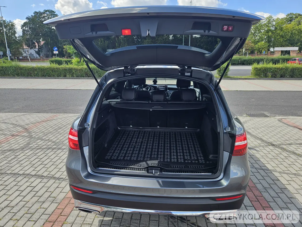 Mercedes-Benz- GLC- 2019 