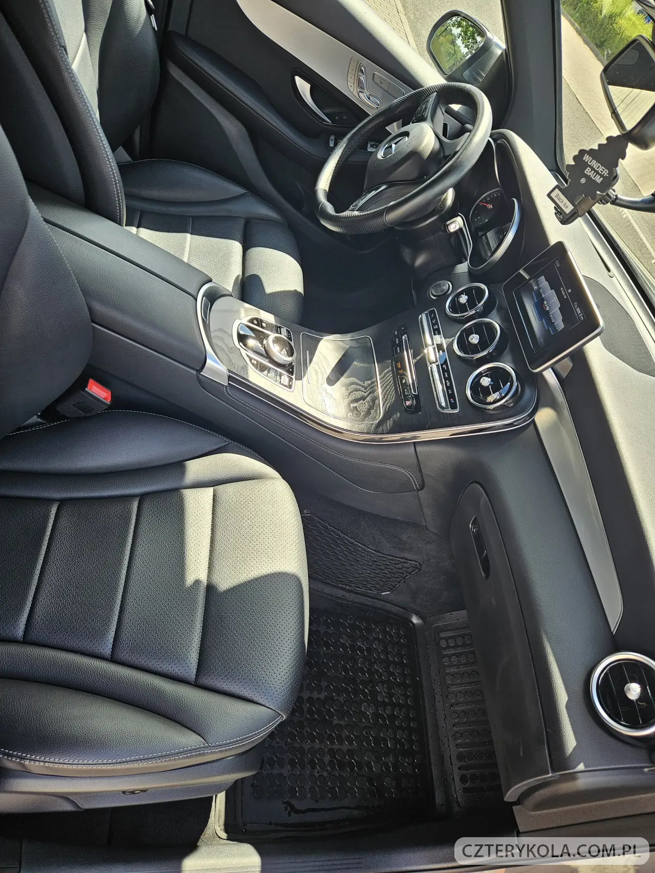Mercedes-Benz- GLC- 2019 