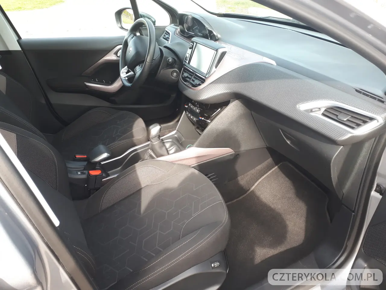 Peugeot- 2008- 2015 