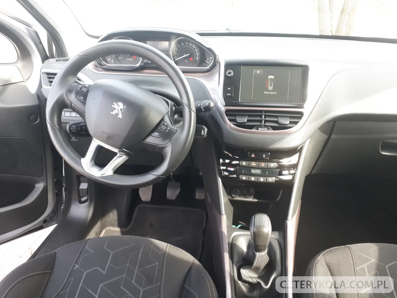 Peugeot- 2008- 2015 