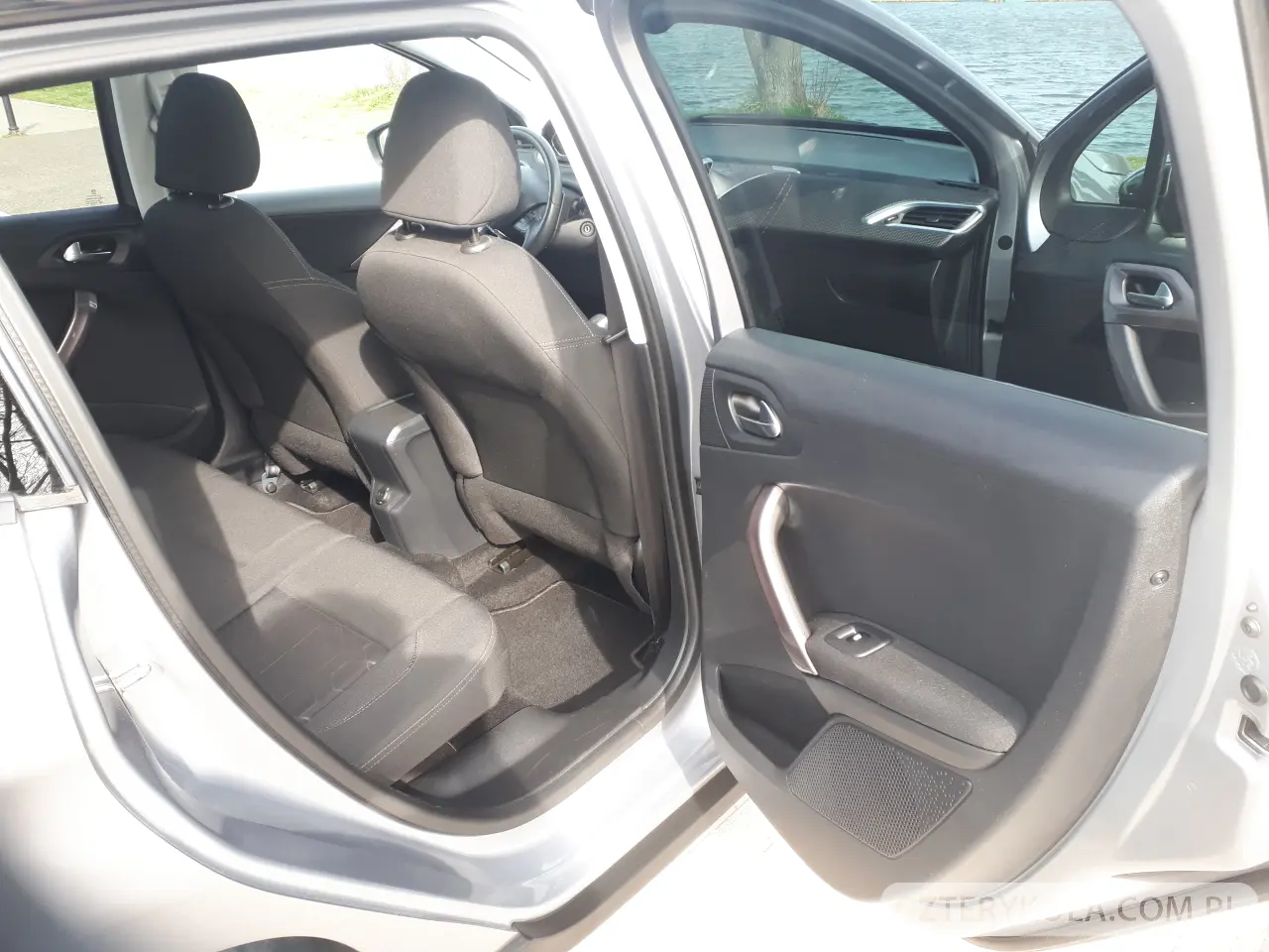Peugeot- 2008- 2015 
