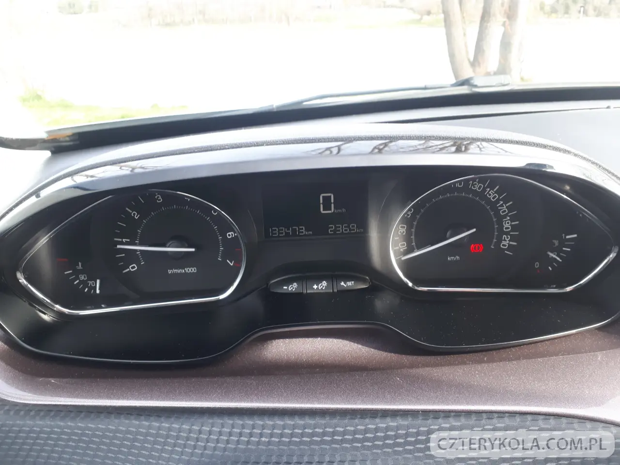 Peugeot- 2008- 2015 