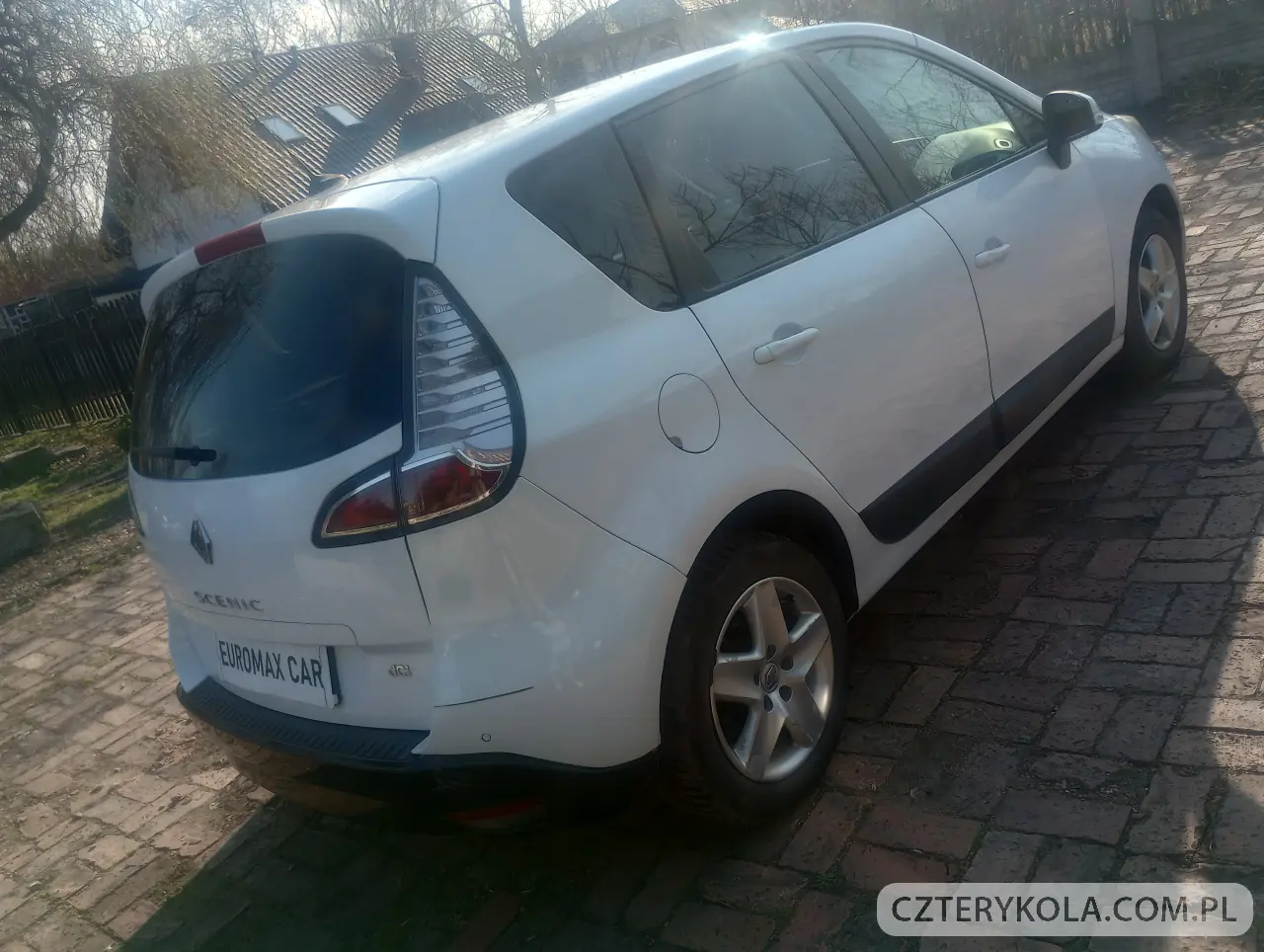 Renault- Scenic- 2012 
