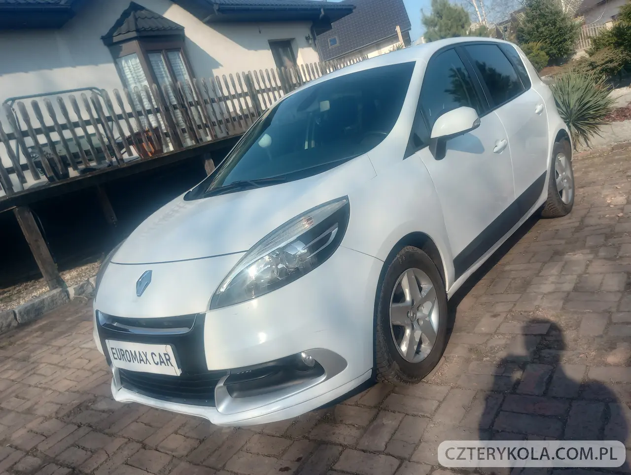Renault- Scenic- 2012 