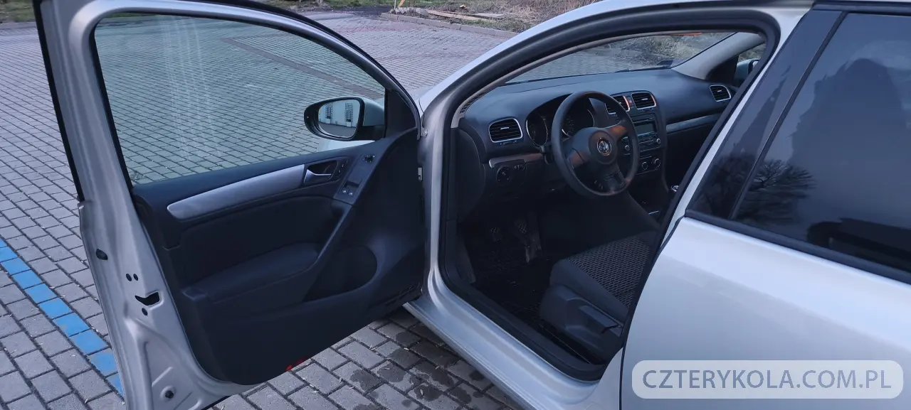 Volkswagen- Golf- 2010 