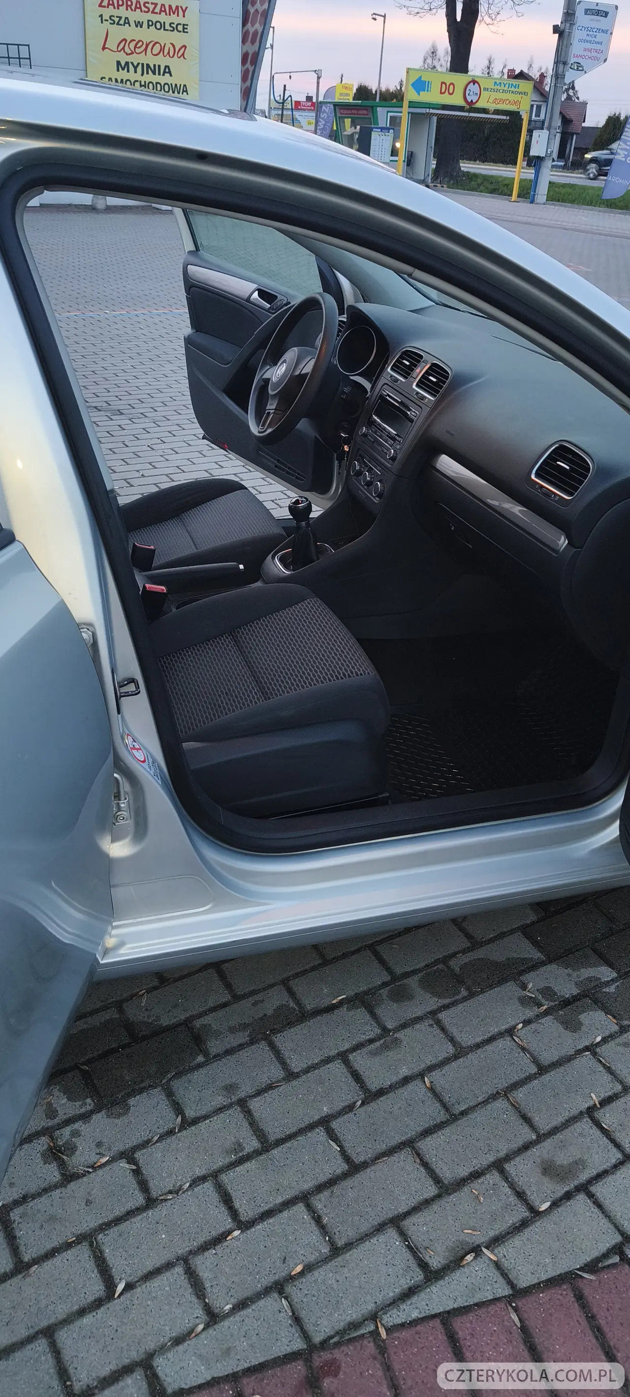 Volkswagen- Golf- 2010 