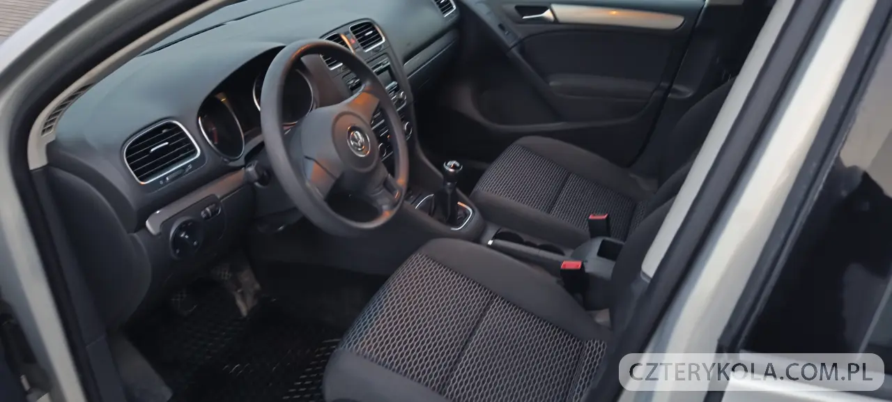 Volkswagen- Golf- 2010 