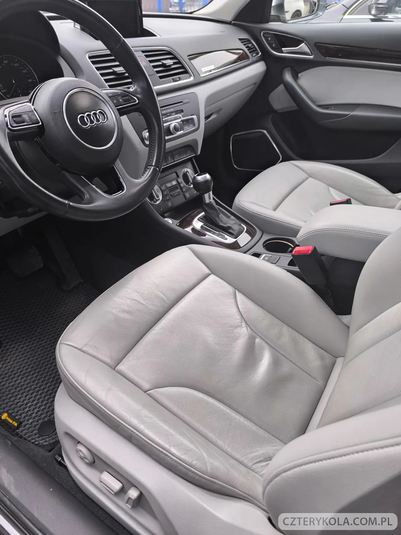Audi- Q3- 2015 