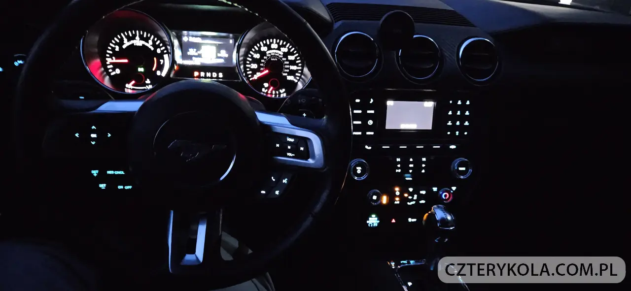 Ford- Mustang- 2015 