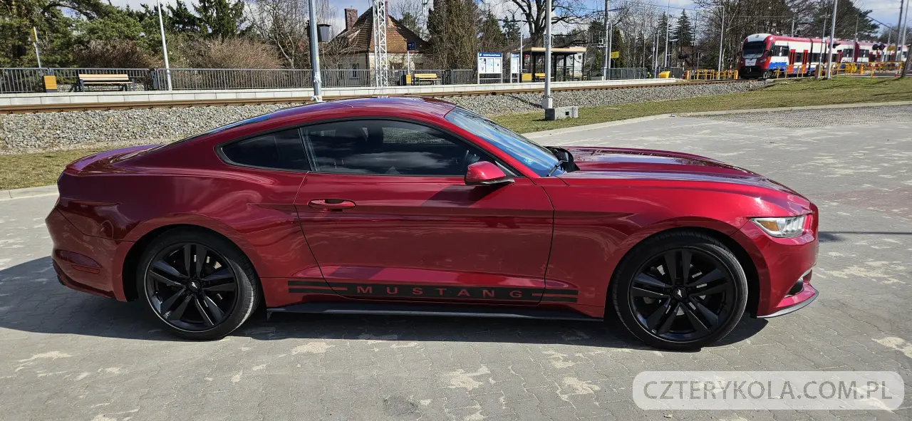 Ford- Mustang- 2015 