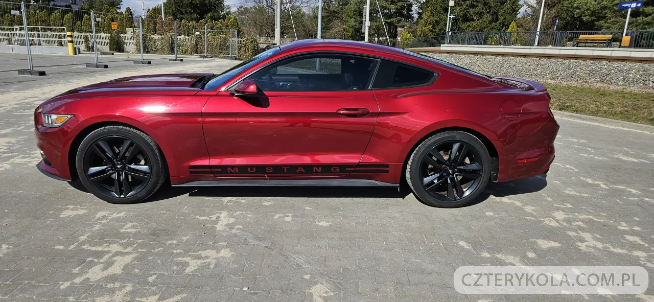 Ford- Mustang- 2015 