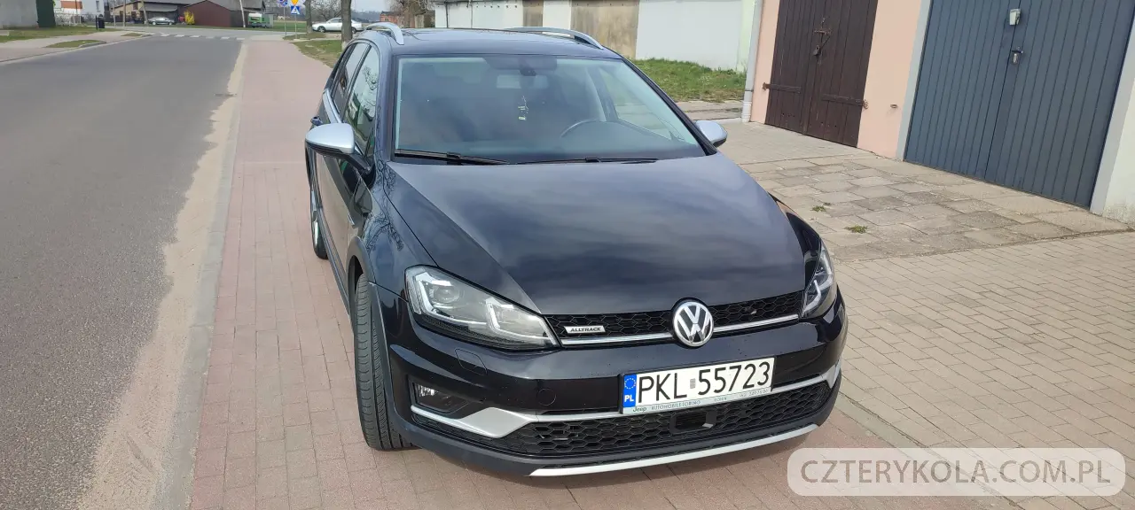 Volkswagen- Golf- 2017 