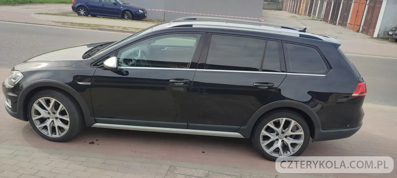 Volkswagen- Golf- 2017 
