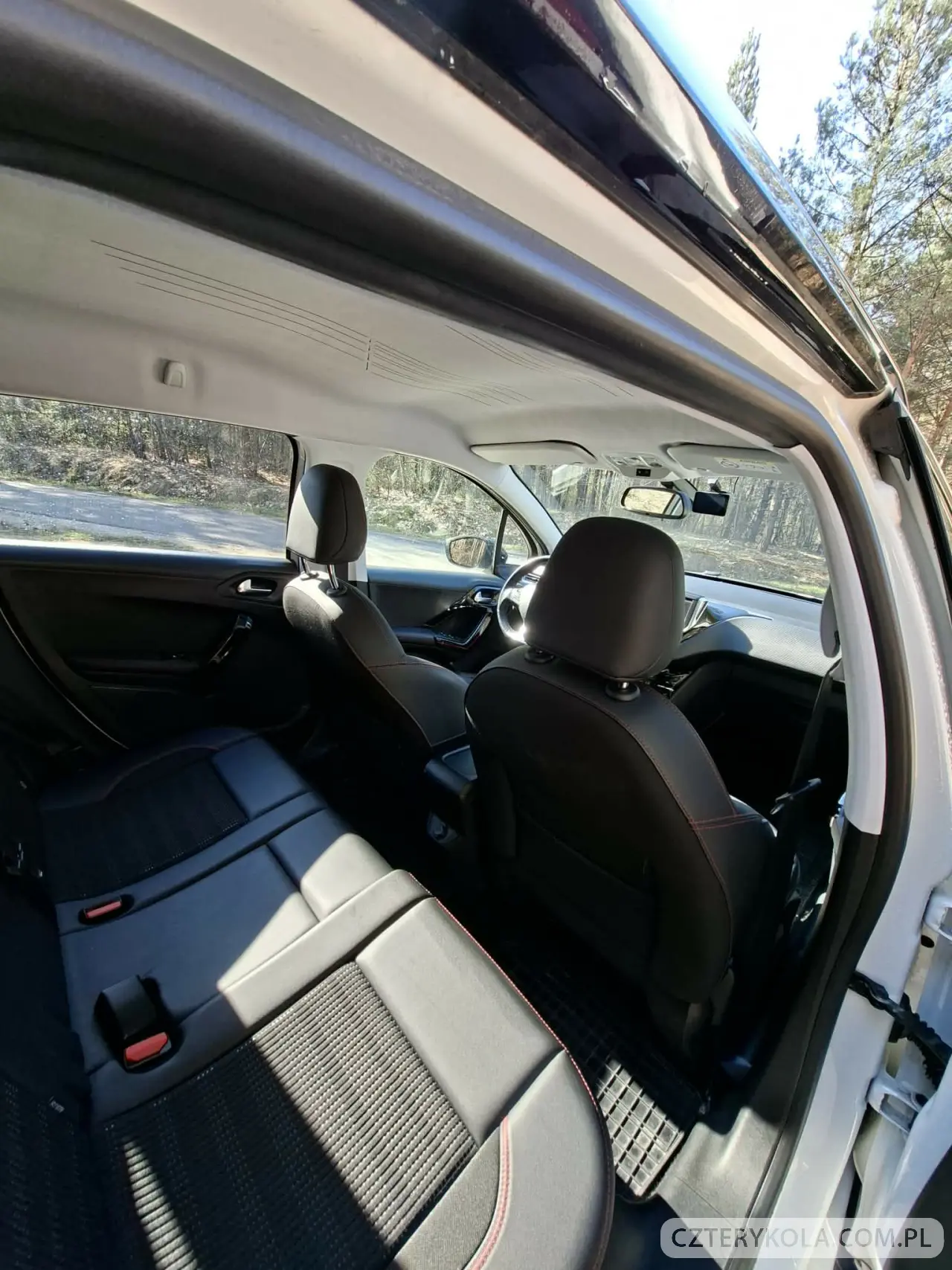 Peugeot- 2008- 2018 