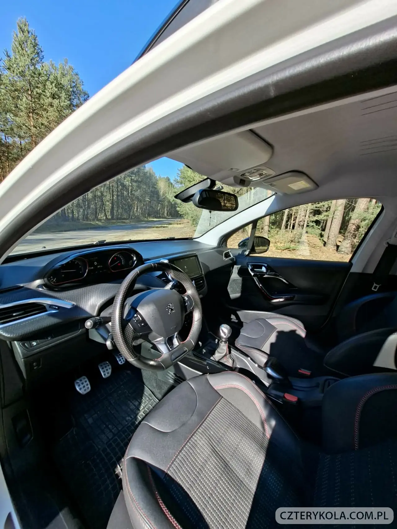 Peugeot- 2008- 2018 