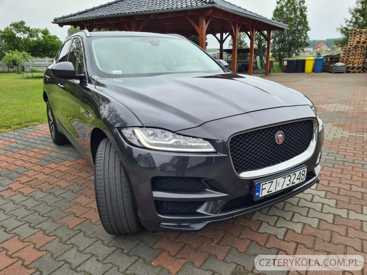 Jaguar- F-Pace- 2017 