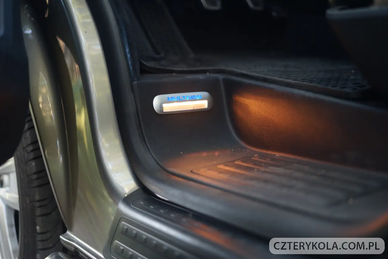 Volkswagen- Transporter- 2016 