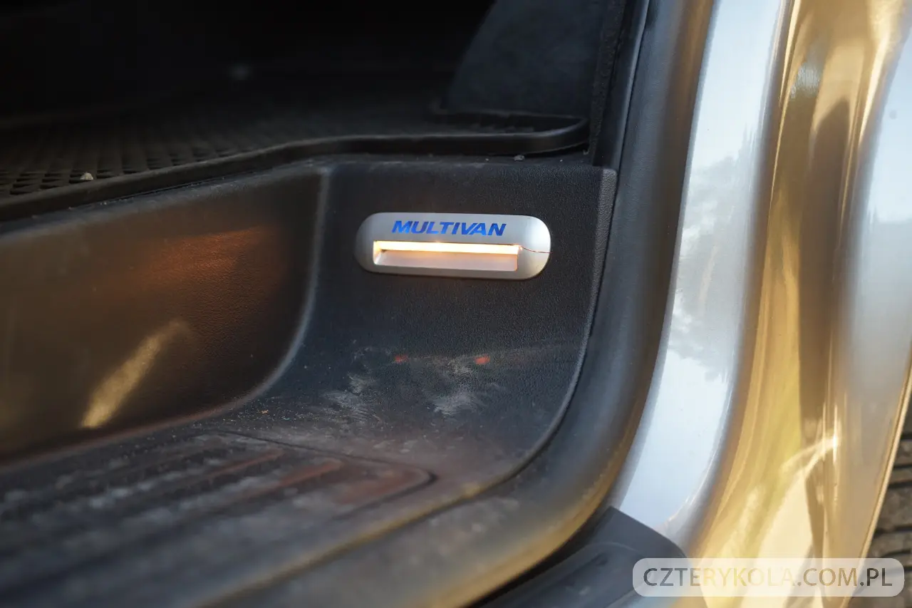 Volkswagen- Transporter- 2016 