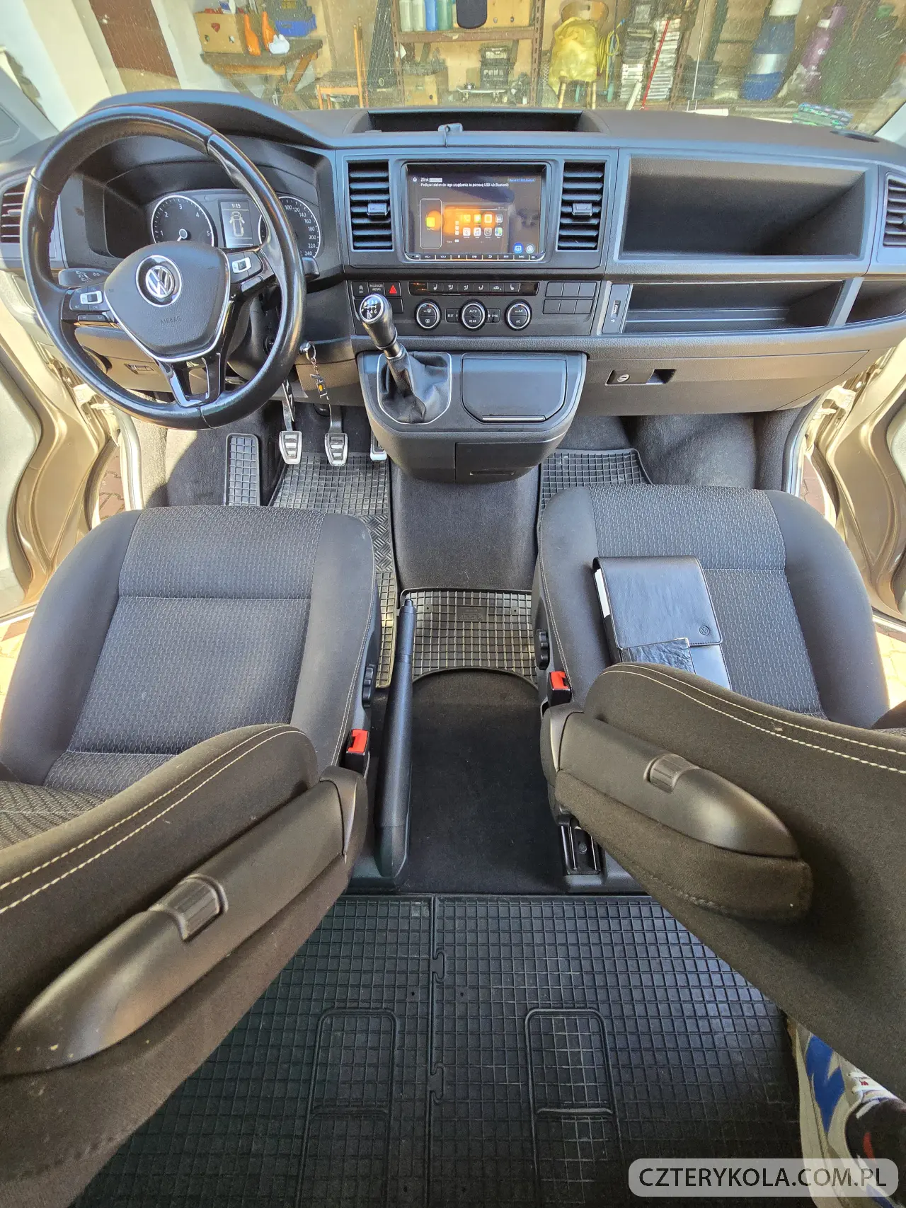 Volkswagen- Transporter- 2016 