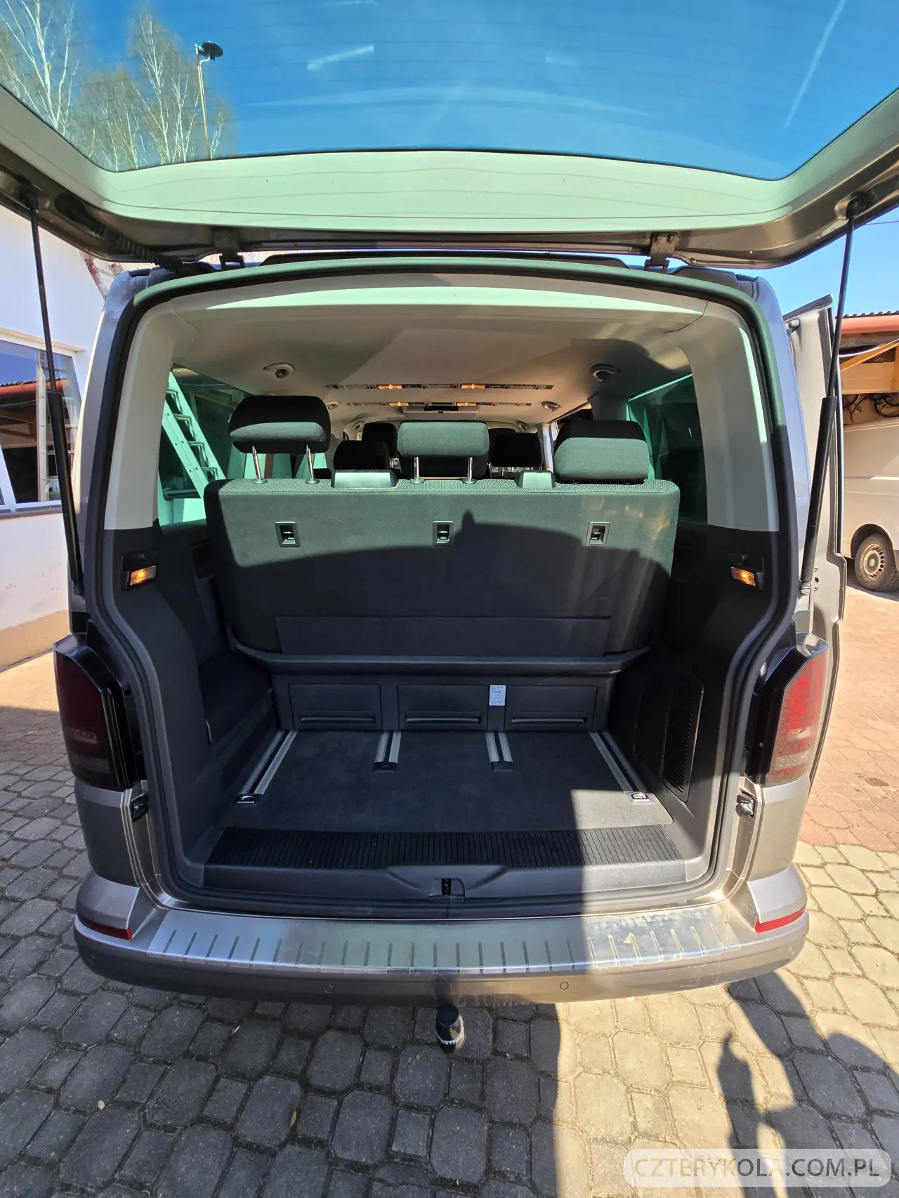 Volkswagen- Transporter- 2016 