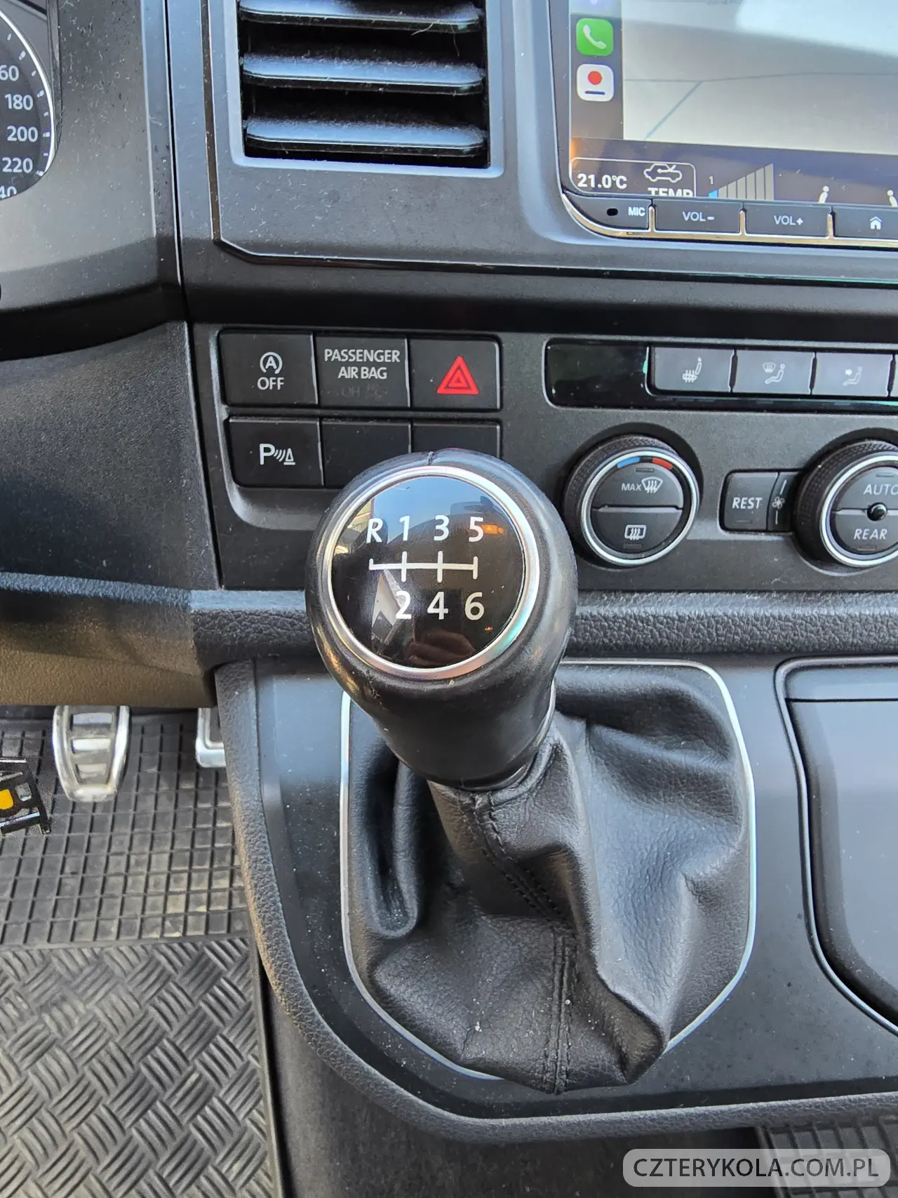 Volkswagen- Transporter- 2016 