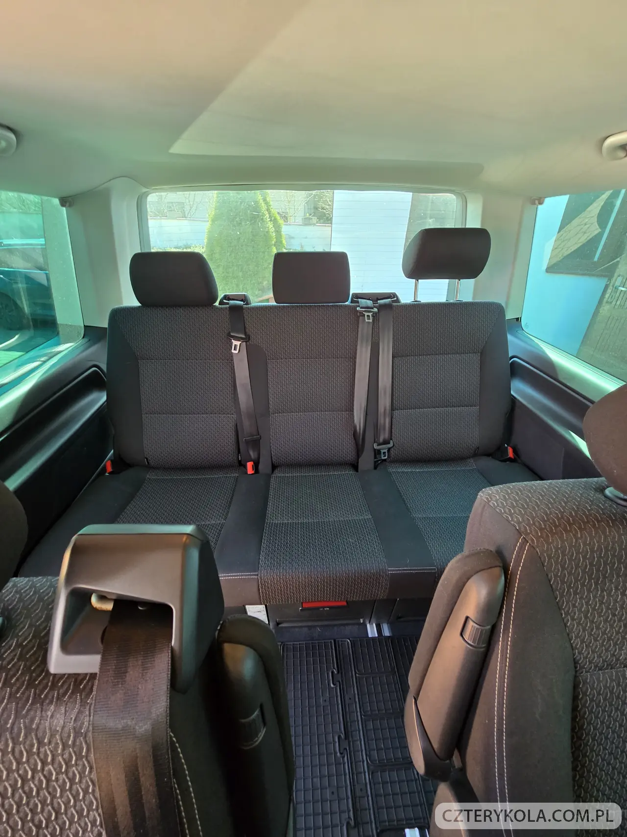 Volkswagen- Transporter- 2016 