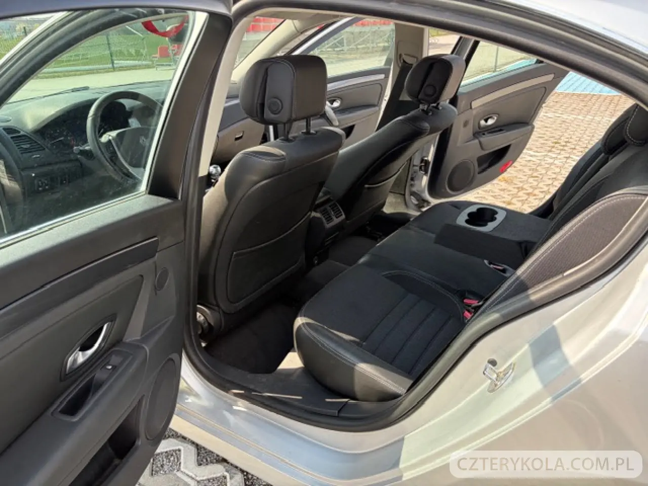 Renault- Laguna- 2010 