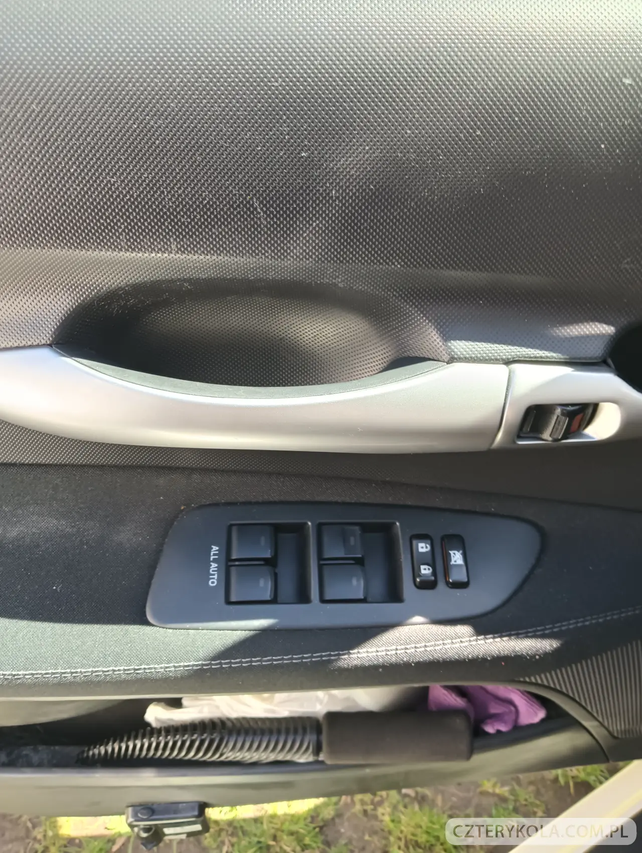 Toyota- Auris- 2012 
